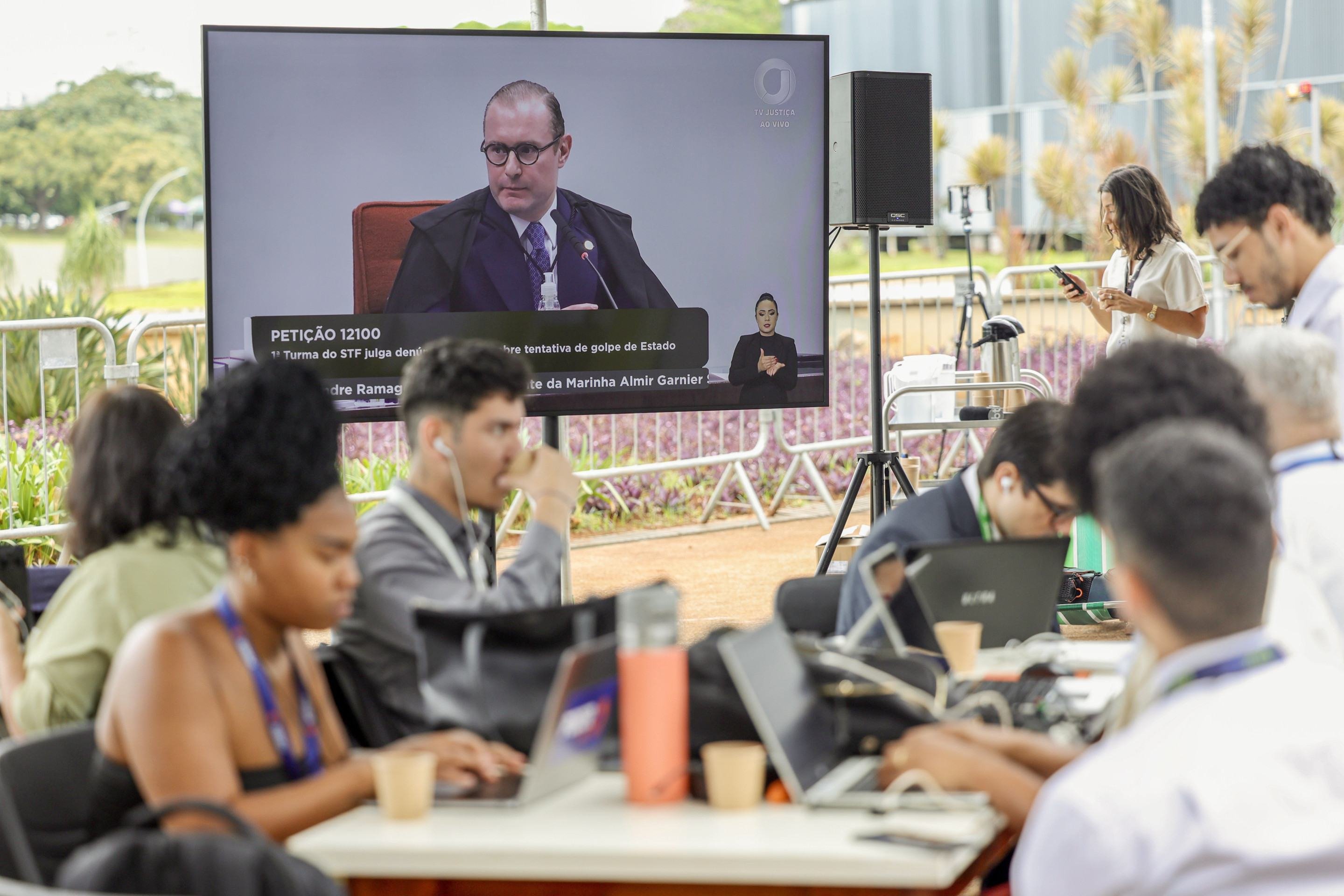 STF começa a analisar denúncia contra o 