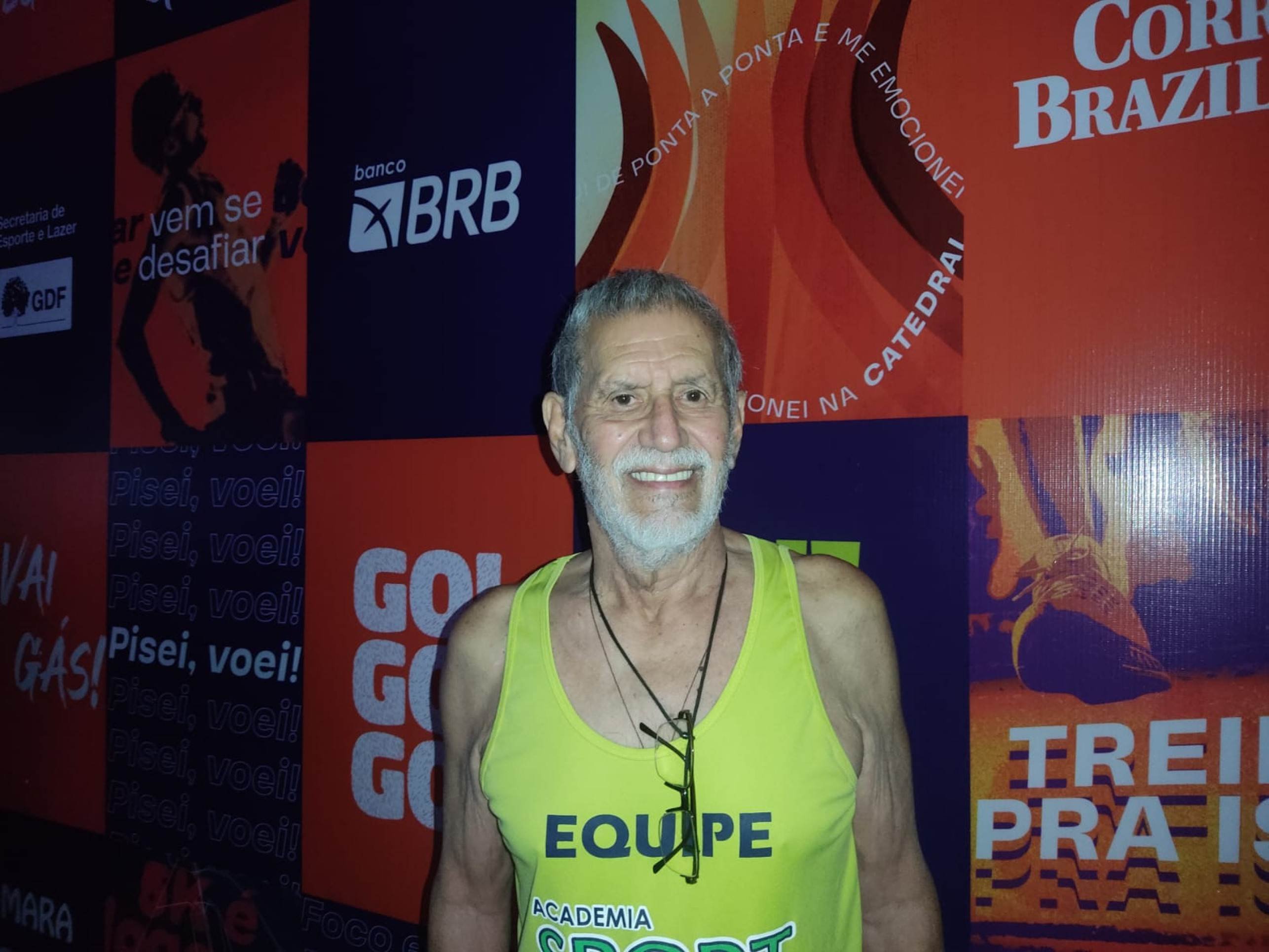 Carlos Braga participa de maratonas h&aacute; mais de 50 anos