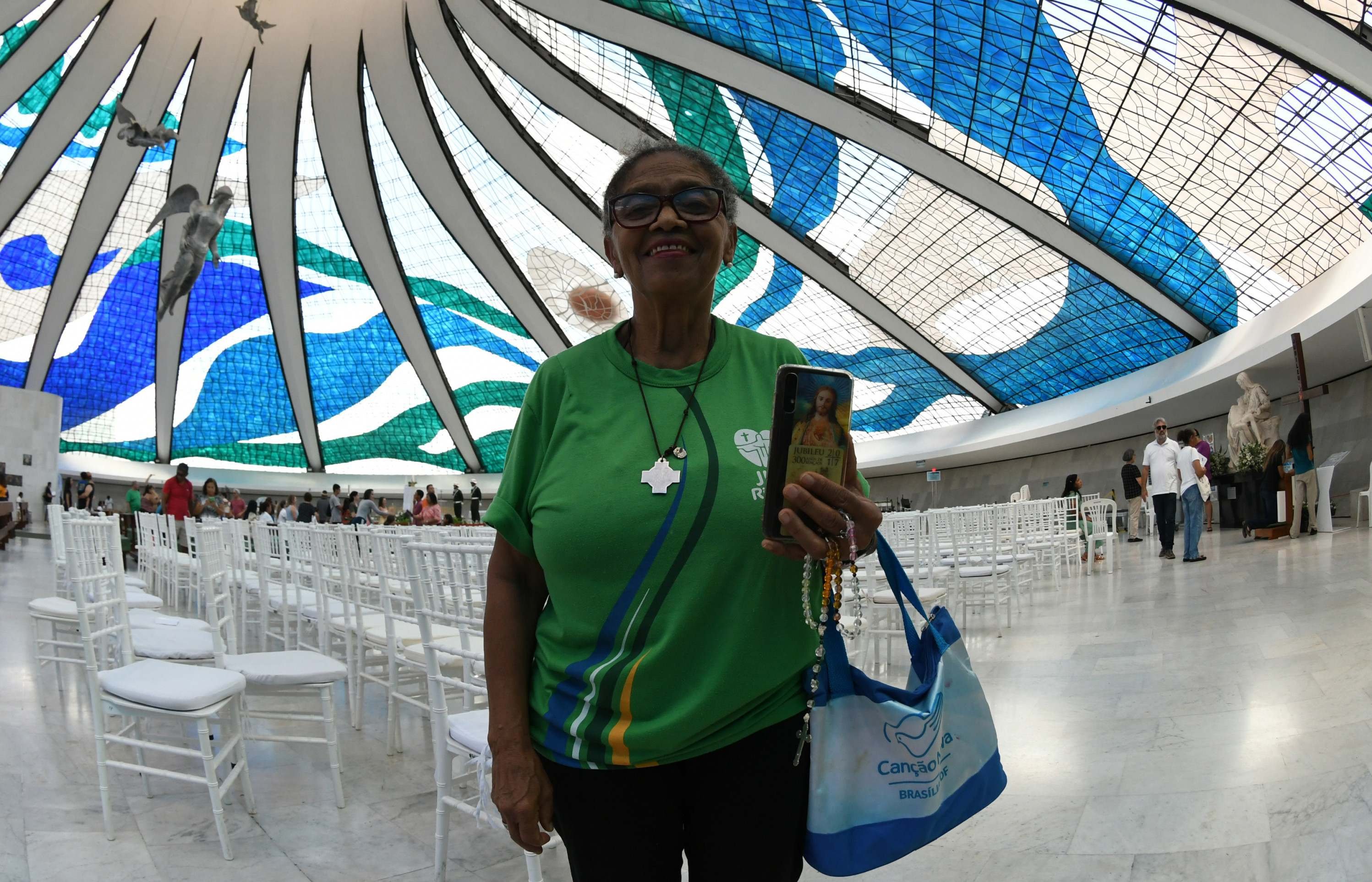  Ivanildes Gonçalves teve o privilégio de ver o papa no Rio: devota assistiu a toda a missa de joelhos 