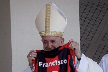 O San Lorenzo é paixão de menino. O pequeno Jorge ficou encantado com a torcida aos 9 anos -  (crédito:  Reprodução/Twitter San Lorenzo de Almagro)