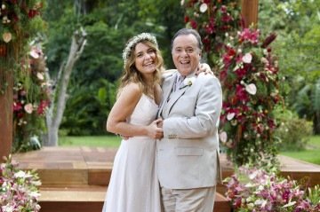 Abel (Tony Ramos) e Filipa (Claudia Abreu) se reencontram, agora como um casal -  (crédito:  Globo/Divulgação)