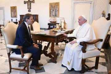Haddad em visita ao papa Francisco em junho de 2024  -  (crédito: Vatican Media)