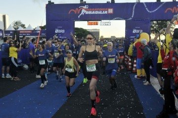 Edição de 2025 da Maratona Brasília contou com 6 mil inscritos numa competição emocionante e repleta de histórias de superação -  (crédito: Minervino Júnior/CB/D.A.Press)