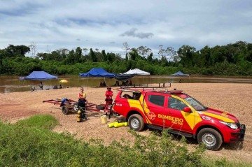 Corpo de Ana Flávia de Abreu foi encontrado por mergulhadores no domingo (20/4) -  (crédito: Divulgação / Corpo de Bombeiros)