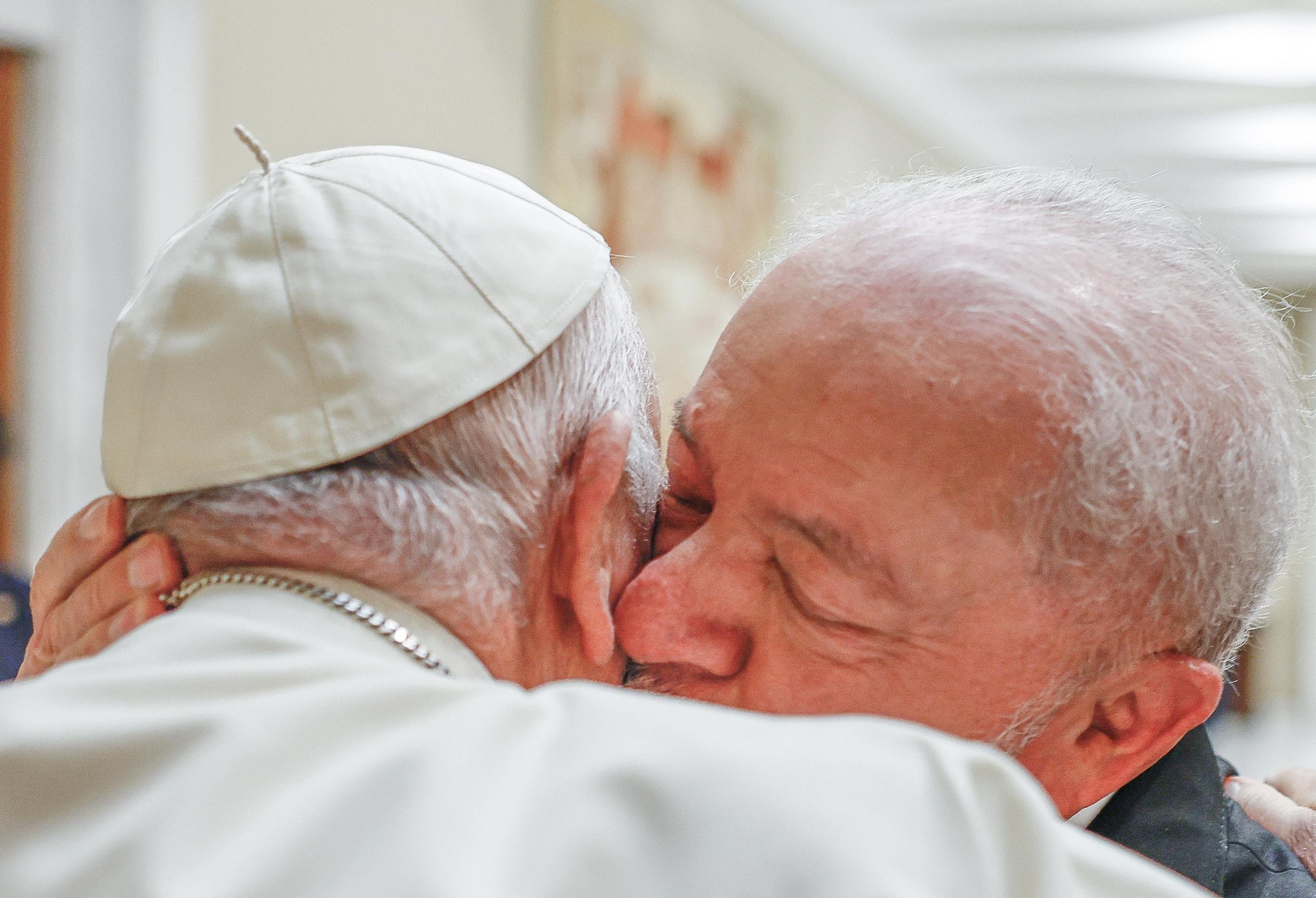 Lula decreta luto oficial de sete dias e irá ao funeral do papa Francisco