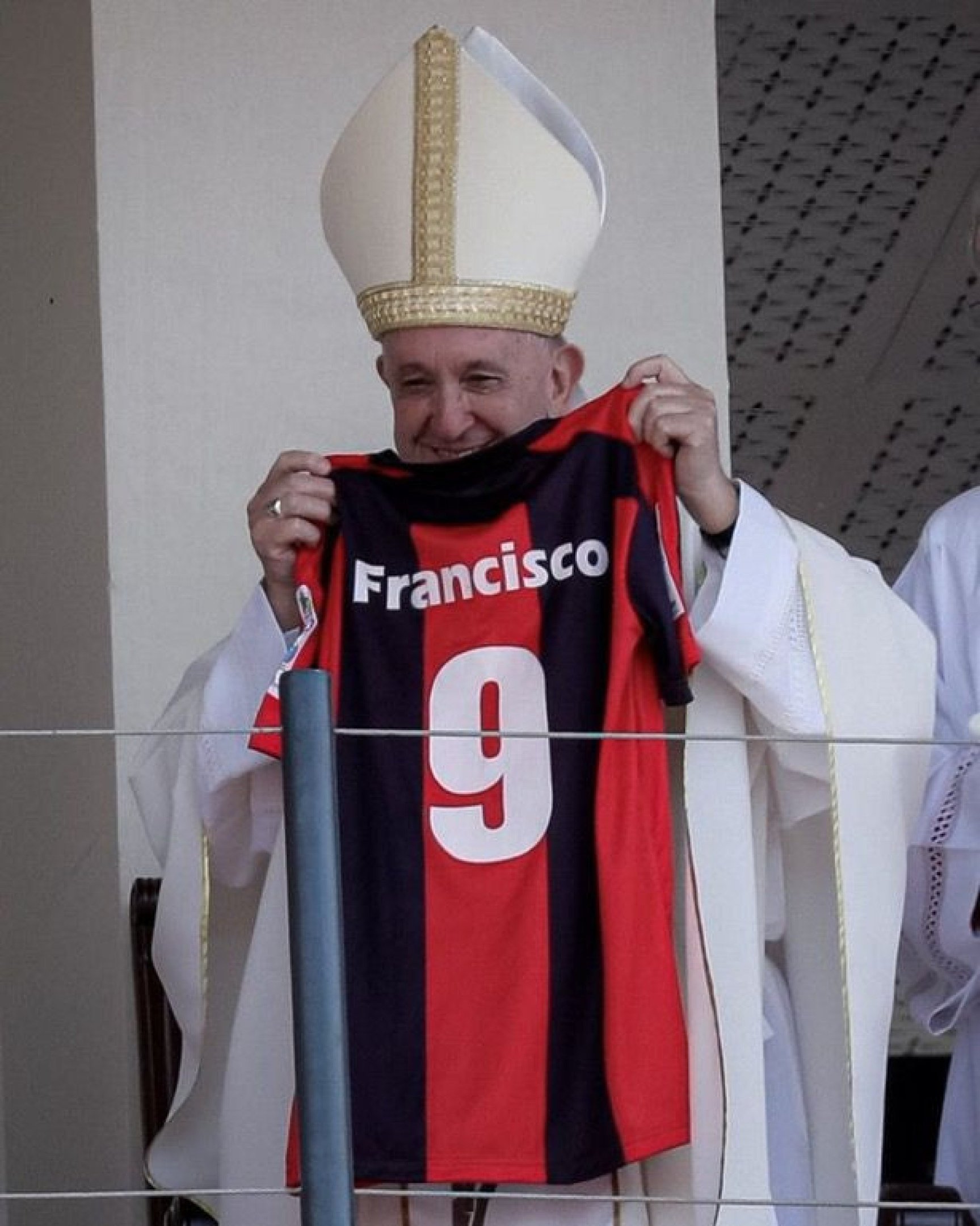 O San Lorenzo é paixão de menino. O pequeno Jorge ficou encantado com a torcida aos 9 anos -  (crédito:  Reprodução/Twitter San Lorenzo de Almagro)