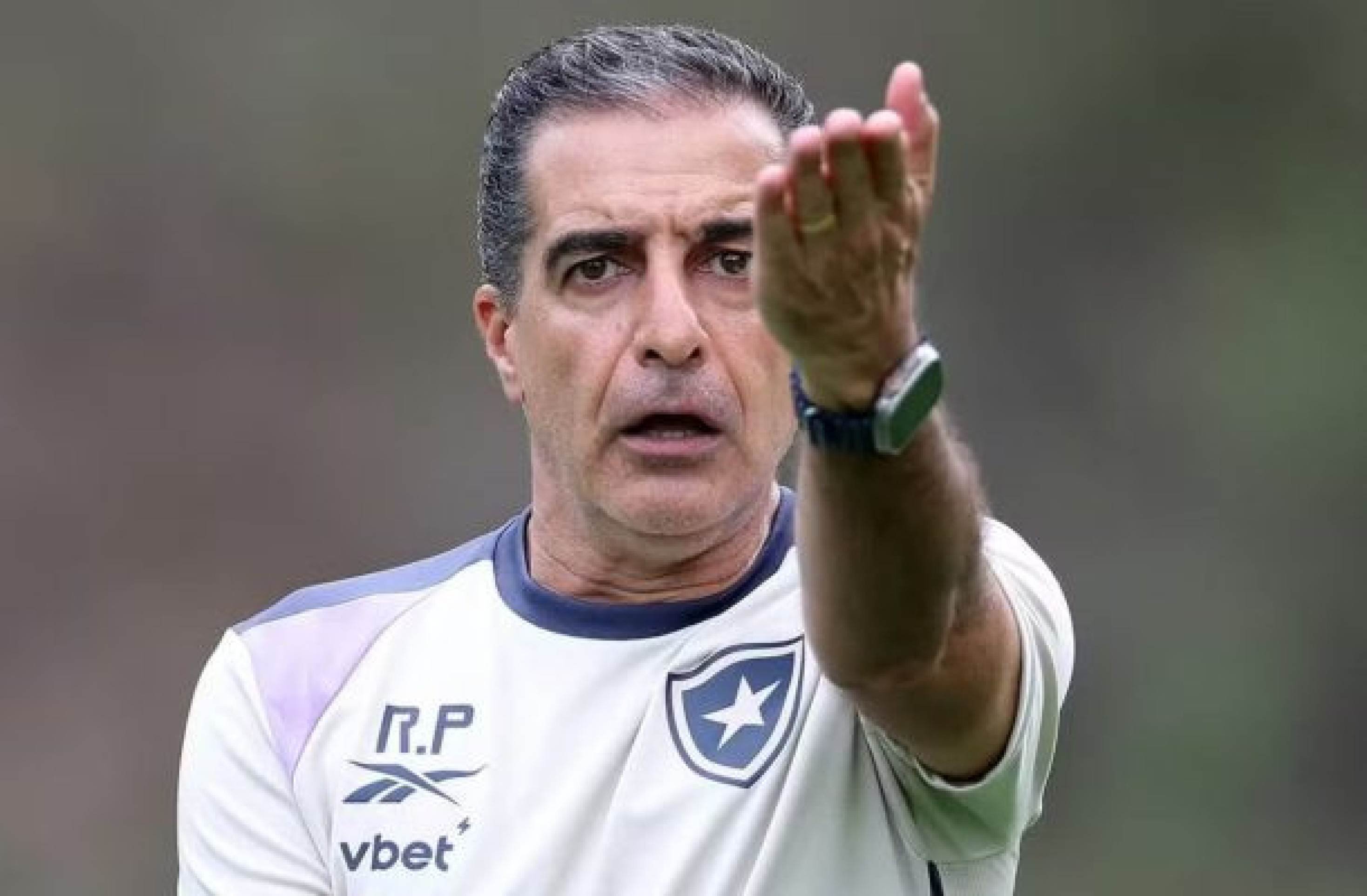 Conselheiro de John Textor critica Renato Paiva e contratações do Botafogo: ???armador???