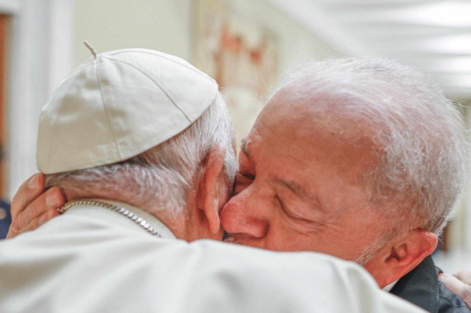 O presidente Lula e o papa Francisco se aproximaram quando o petista foi preso por corrupção no âmbito da Operação Lava-Jato - (crédito: Ricardo Stuckert/PR) O presidente Lula e o papa Francisco se aproximaram quando o petista foi preso por corrupção no âmbito da Operação Lava-Jato - (crédito: Ricardo Stuckert/PR)