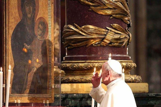 Salus Populi Romani, ou Protetora do Povo Romano, é a venerada imagem da Virgem Maria com o menino Jesus, presente na capital italiana - (crédito: Getty Images) Salus Populi Romani, ou Protetora do Povo Romano, é a venerada imagem da Virgem Maria com o menino Jesus, presente na capital italiana - (crédito: Getty Images)