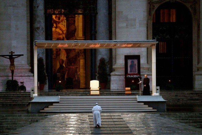 A Praça de São Pedro no Vaticano praticamente vazia em foto de outubro de 2020 - (crédito: AFP) A Praça de São Pedro no Vaticano praticamente vazia em foto de outubro de 2020 - (crédito: AFP)