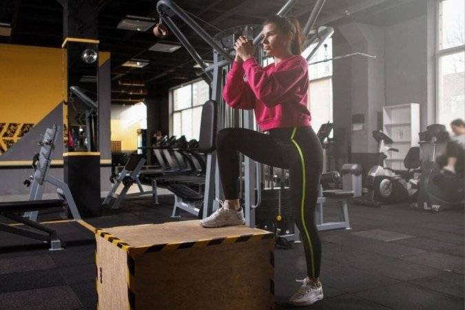 Os exercícios de fortalecimento aumentam a força muscular e a estabilidade do corpo (Imagem: Ihor Bulyhin | Shutterstock) - (crédito: EdiCase) Os exercícios de fortalecimento aumentam a força muscular e a estabilidade do corpo (Imagem: Ihor Bulyhin | Shutterstock) - (crédito: EdiCase)