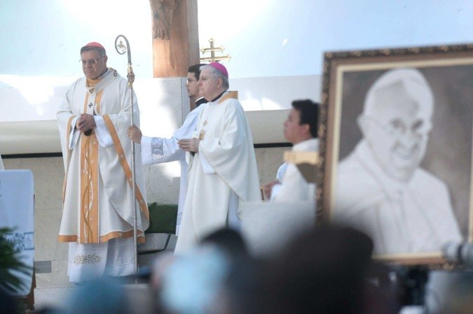 Celebração Católica que reza pela alma do falecido Papa, está marcada para às 12h15, na Catedral de Brasília - (crédito: Ed Alves/CB/D.A. Press) Celebração Católica que reza pela alma do falecido Papa, está marcada para às 12h15, na Catedral de Brasília - (crédito: Ed Alves/CB/D.A. Press)
