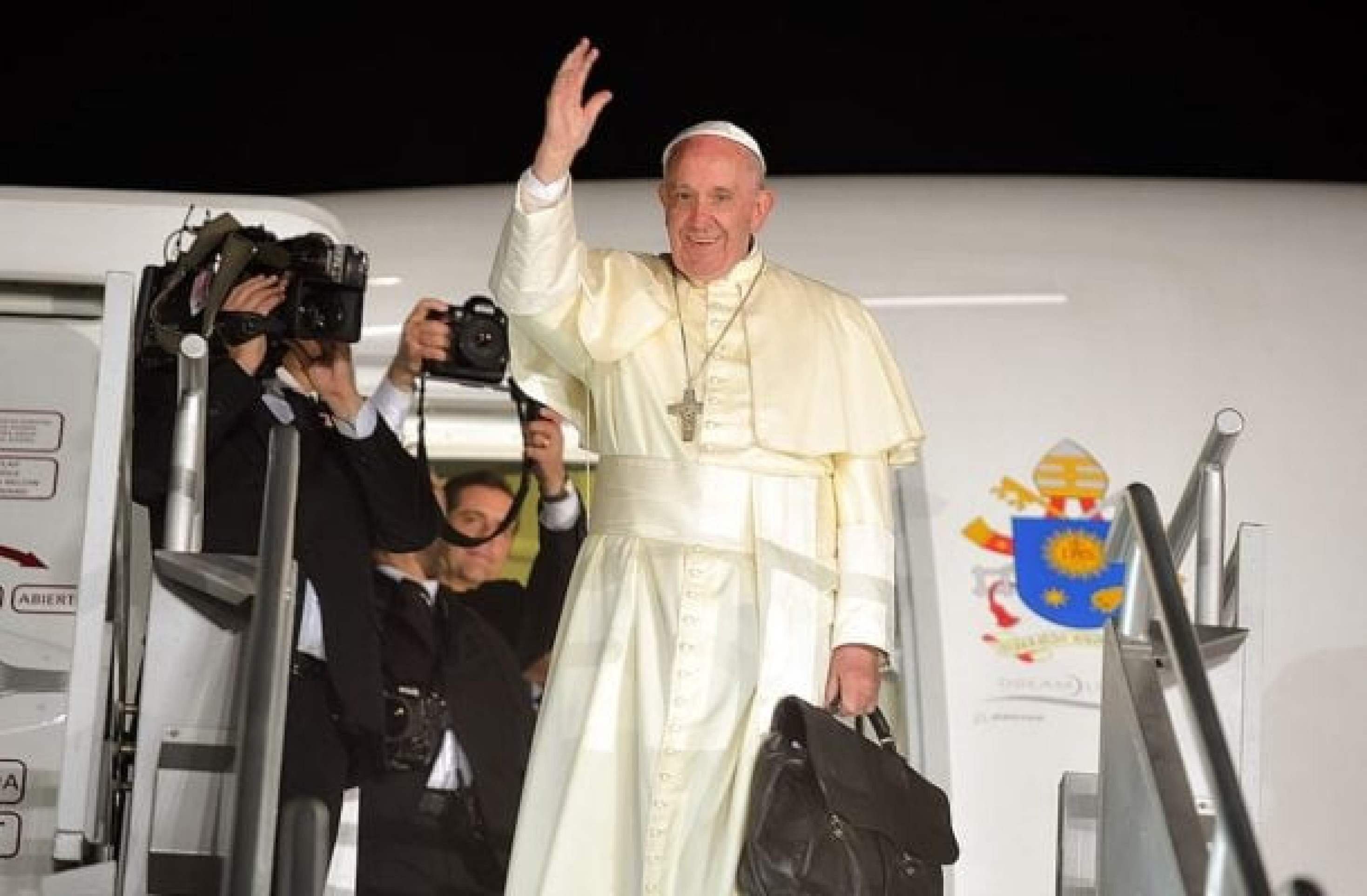 Globo muda grade e cancela programa esportivo após morte de Papa Francisco