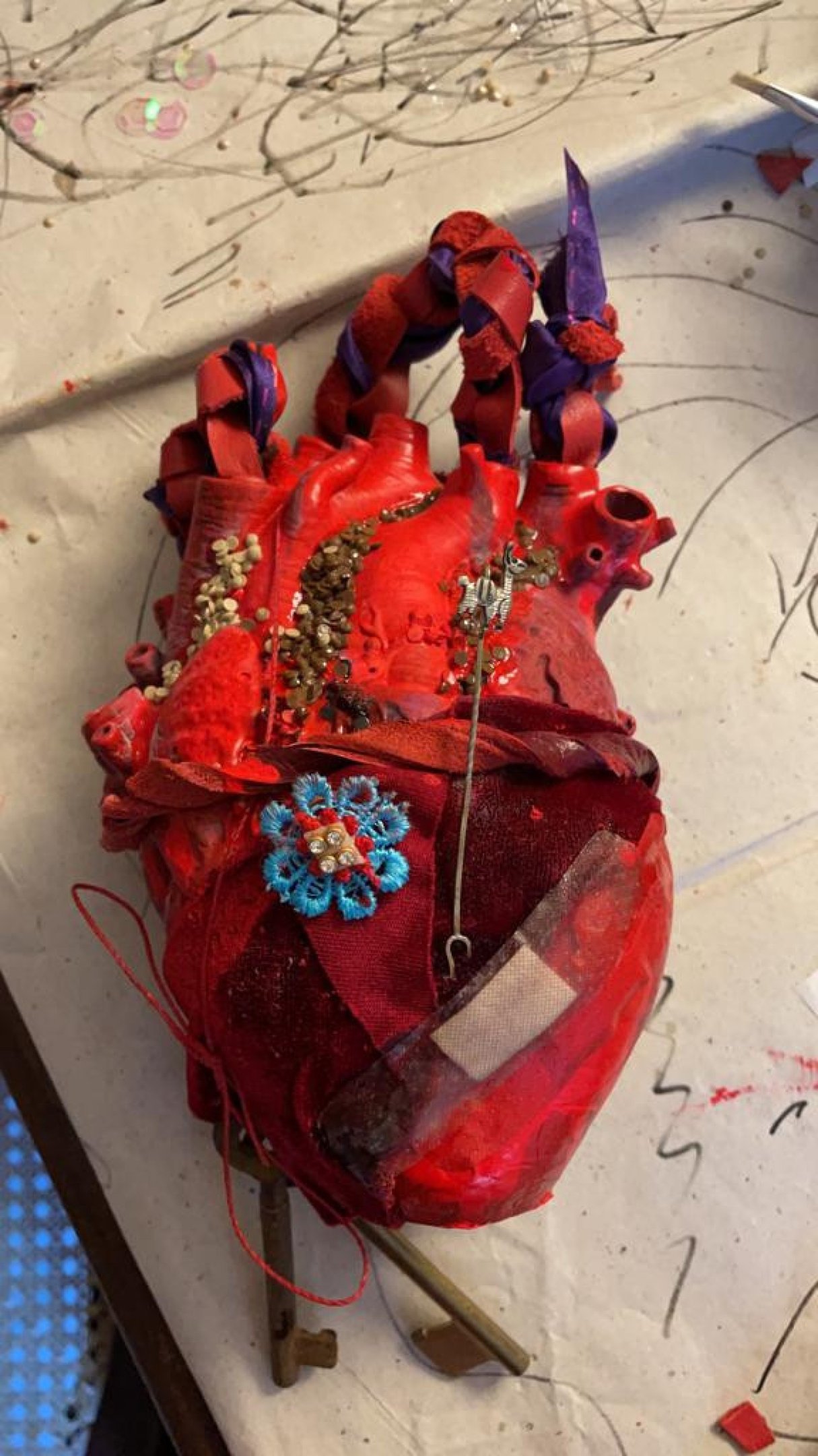 Obra de Vanessa da Mata na exposição Trabalho INvisível