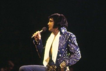 Elvis foi um dos responsáveis por popularizar a calça flare 