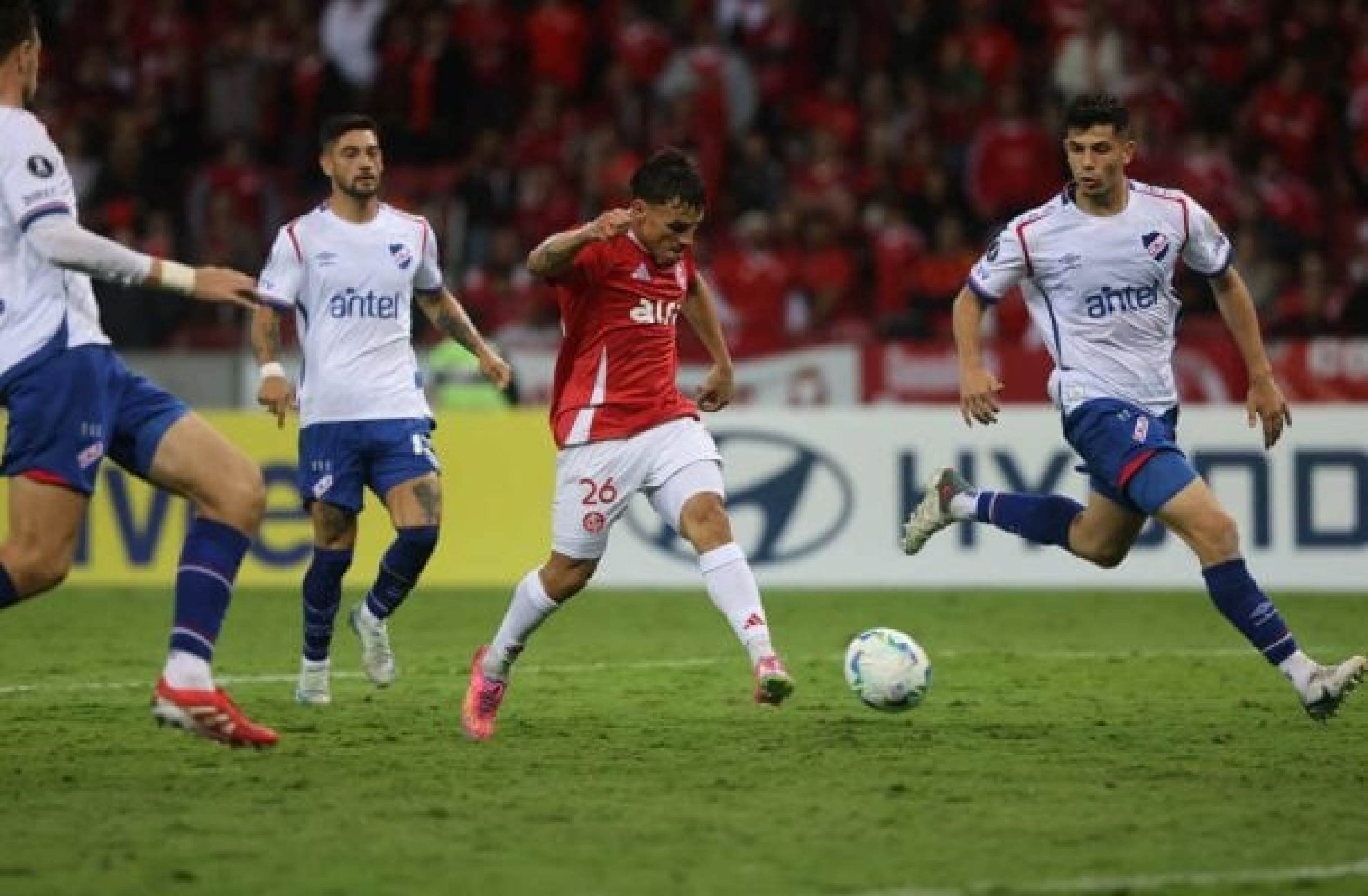 Inter consegue recuperação heroica e empata contra o Nacional-URU