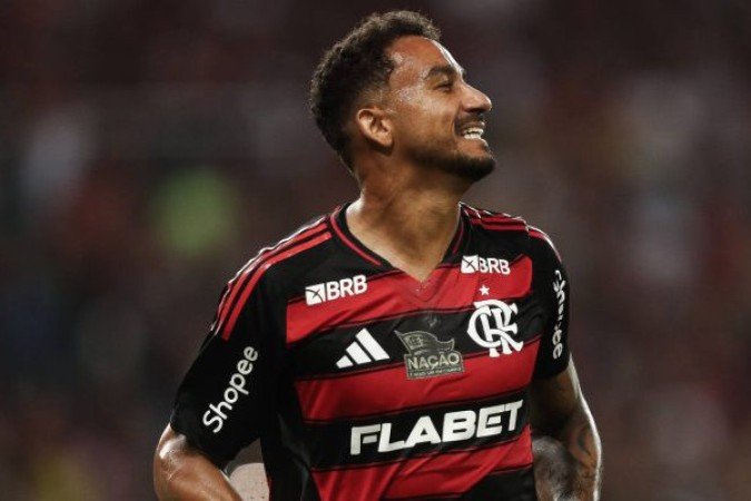 DANILO - Embora tenha ajudado na marcação, errou alguns passes que não costuma errar. NOTA 6,5 - Foto: Gilvan de Souza/Flamengo