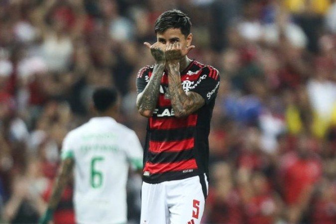 PULGAR - Foi bem nos desarmes e ajudou nas saídas de bola. Porém, também cometeu erros de passes. NOTA 6,0 - Foto: Gilvan de Souza/Flamengo