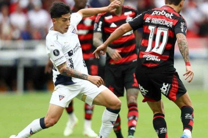 LDU - O time equatoriano jogou de forma reativa e conseguiu ser mais perigoso que o próprio Flamengo. No entanto, faltou qualidade técnica para a LDU sair de casa com os três pontos. NOTA 6,0 - Foto: Gilvan de Souza/Flamengo