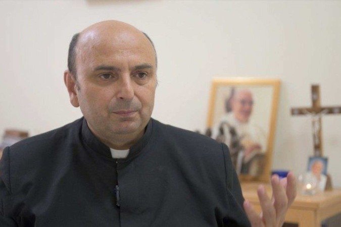 Gabriel Romanelli é padre da única igreja católica latina em Gaza - (crédito: Reprodução/Vatican News) Gabriel Romanelli é padre da única igreja católica latina em Gaza - (crédito: Reprodução/Vatican News)