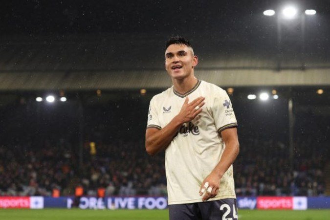 Alcaraz não deve atingir cláusula de contrato em empréstimo ao Everton - (crédito: Foto: Warren Little/Getty Images) Alcaraz não deve atingir cláusula de contrato em empréstimo ao Everton - (crédito: Foto: Warren Little/Getty Images)