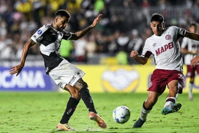 JAIR - Pouco influente no jogo, não conseguiu executar a saída de bola e ditar o ritmo de jogo. NOTA: 5,0