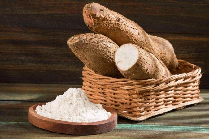 A mandioca é um alimento versátil que tem grande valor nutricional (Imagem: Luis Echeverri Urrea | Shutterstock) - (crédito: EdiCase) A mandioca é um alimento versátil que tem grande valor nutricional (Imagem: Luis Echeverri Urrea | Shutterstock) - (crédito: EdiCase)