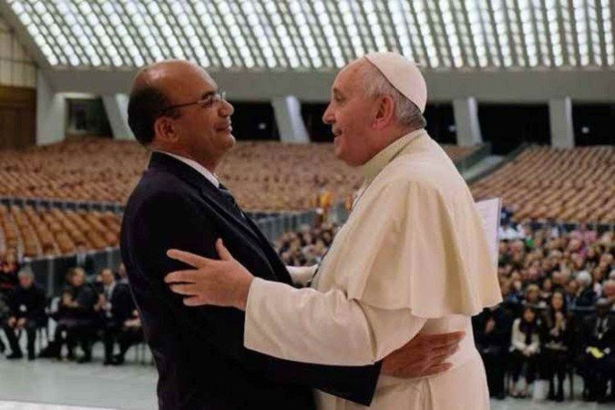Encontro de Gilberto Gomes Barbosa com papa Francisco - (crédito: Divulgação ) Encontro de Gilberto Gomes Barbosa com papa Francisco - (crédito: Divulgação )