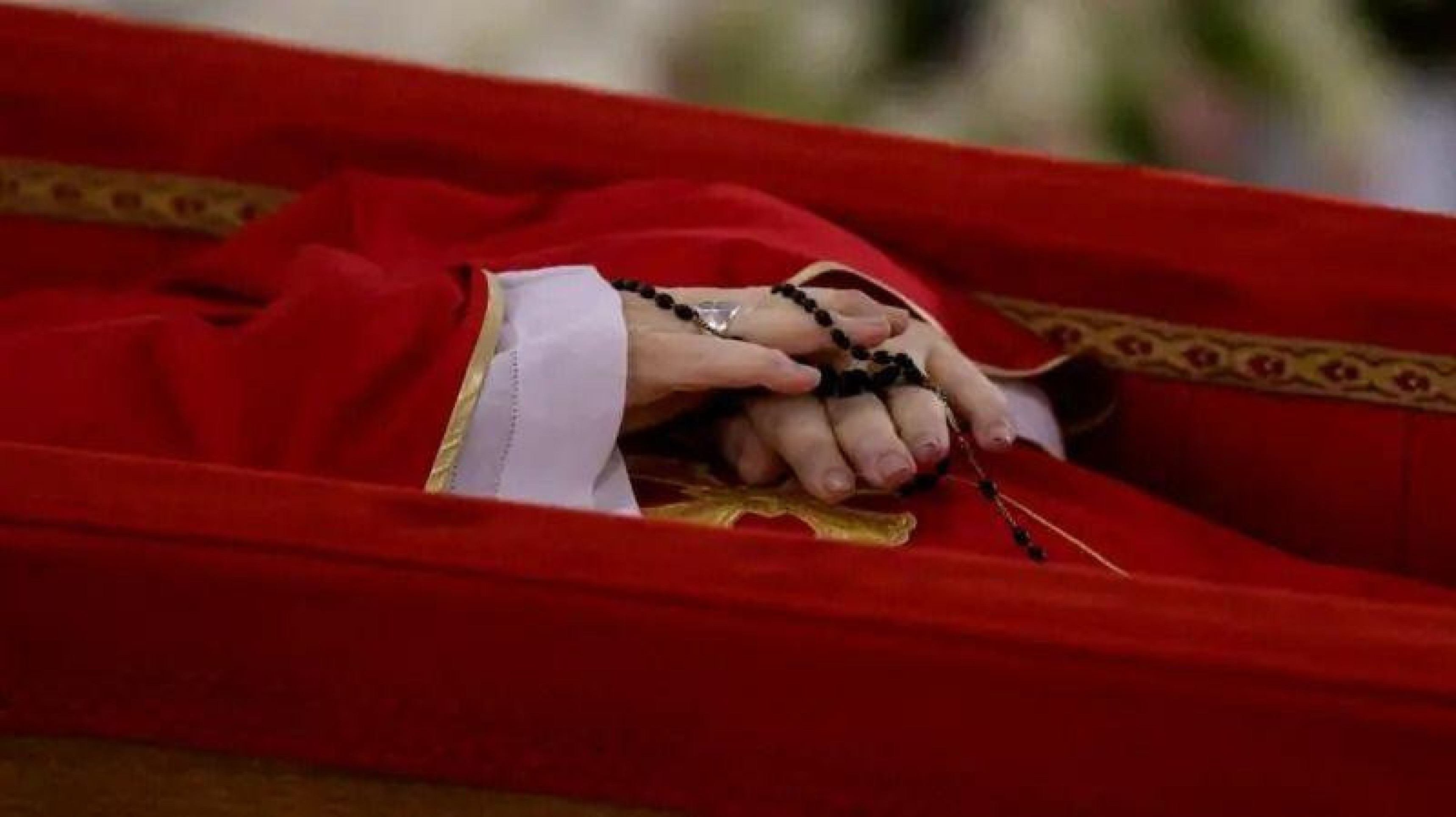 Corpo do papa Francisco será levado para a Basília de São Pedro na quarta-feira -  (crédito: Reuters)