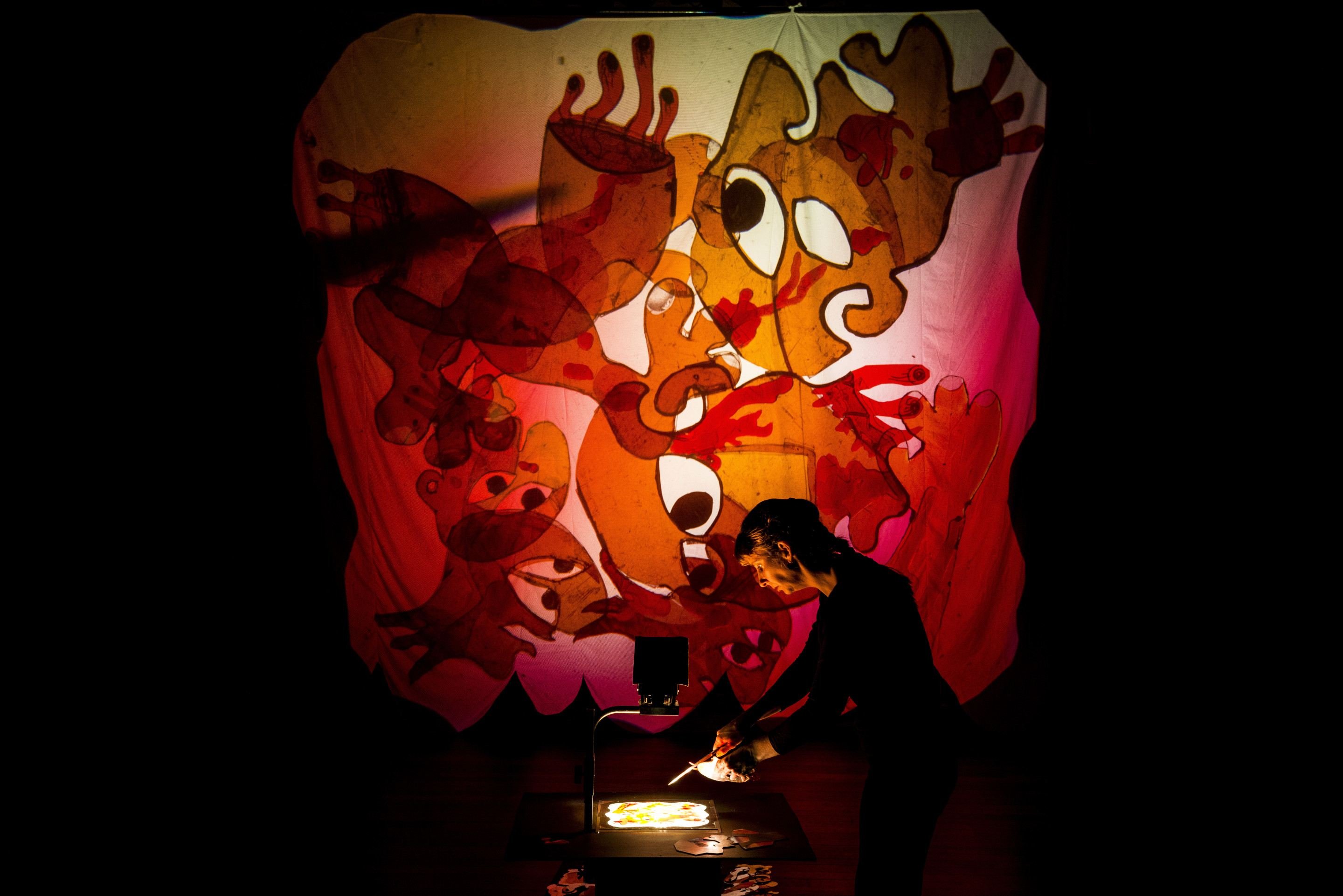 Cia Lumiato apresenta '2 mundos' em teatros do Gama e de Ceilândia