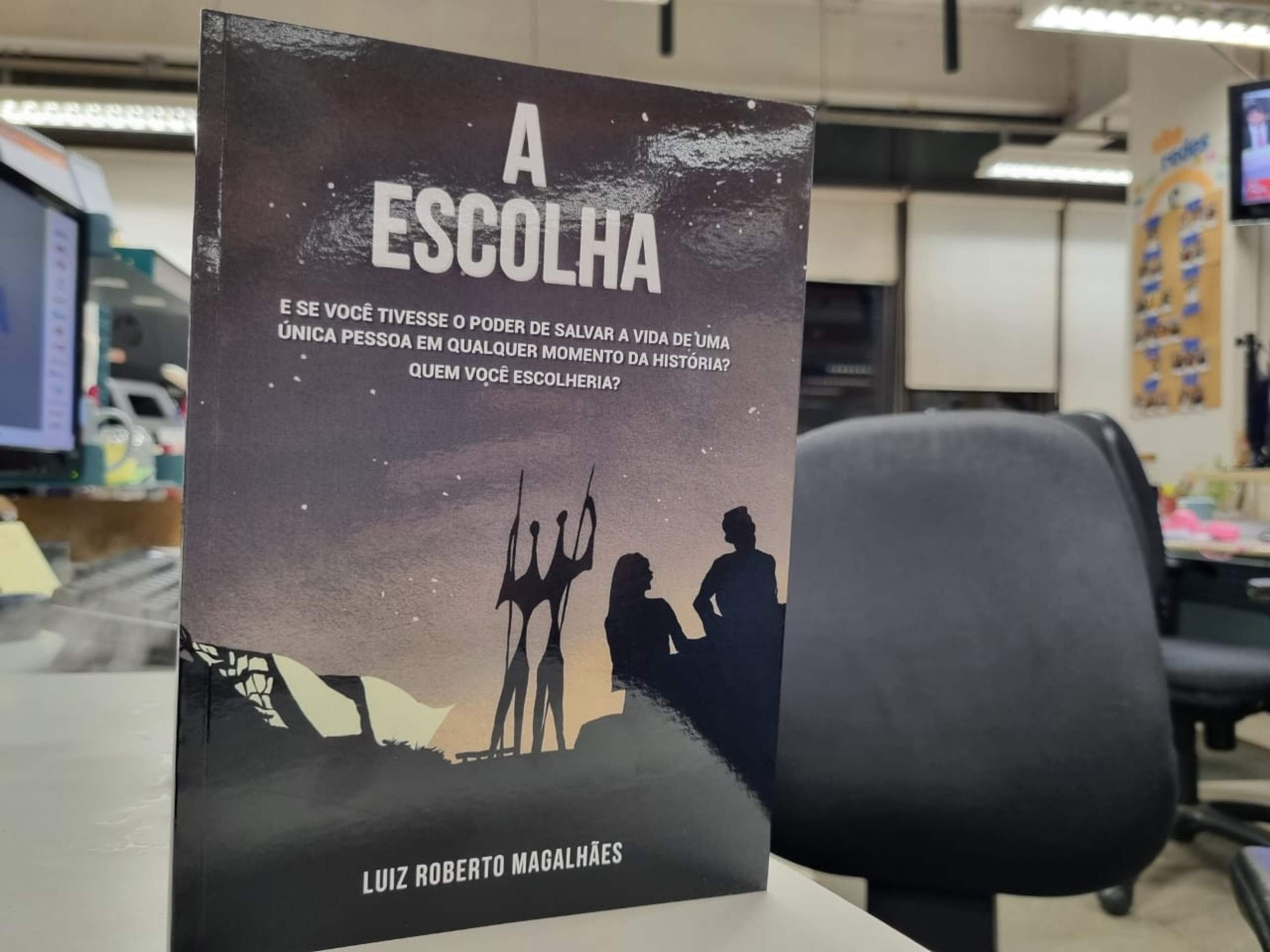 Luiz Roberto Magalhães faz homenagem e ressignifica o luto em romance de estreia