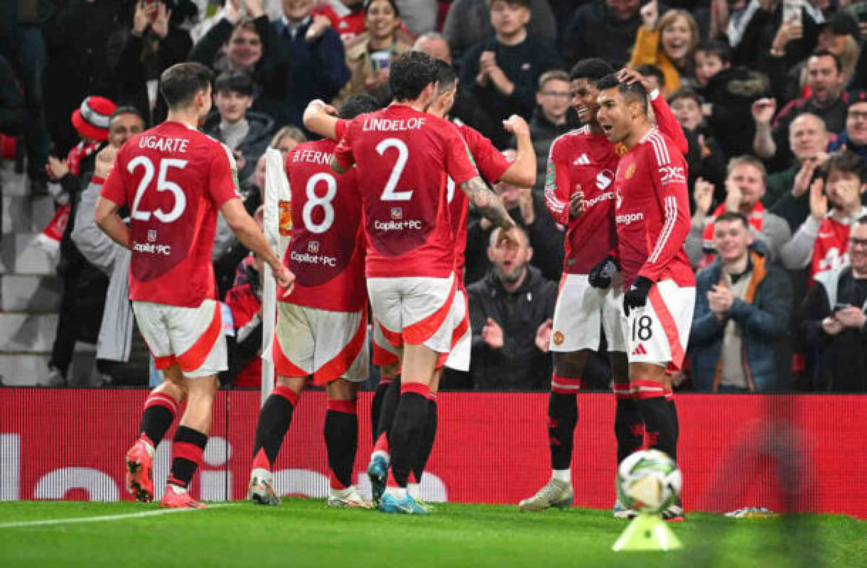 Jogador do Manchester United deixa jogo da Liga Europa após acidente familiar