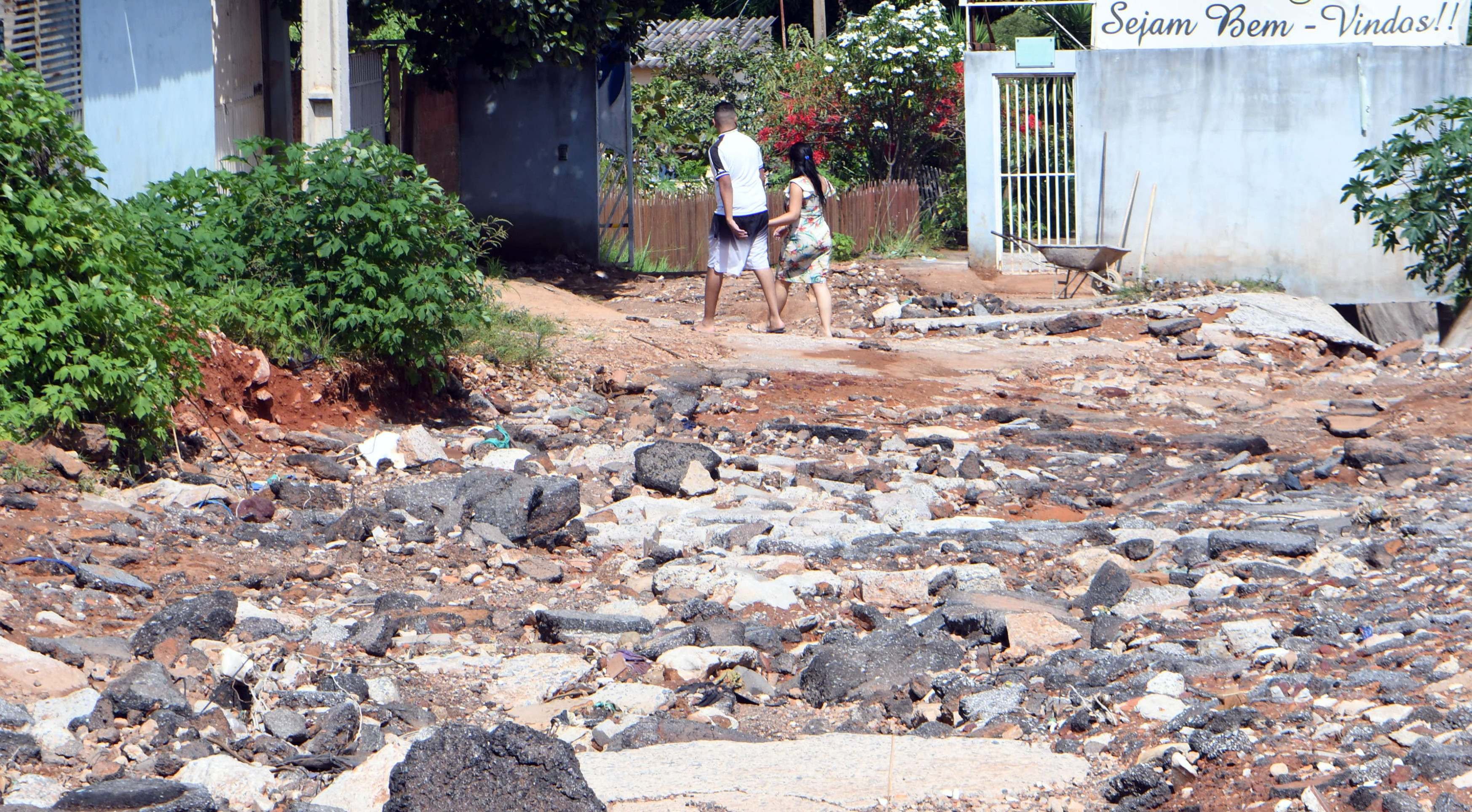 Temporais deixam rastro de destruição em Ceilândia; GDF anuncia obras Temporais deixam rastro de destruição em Ceilândia; GDF anuncia obras