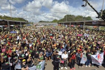 Graças à pressão exercida pela categoria e ao trabalho do sindicato, o Governo do Distrito Federal (GDF) decidiu ampliar o diálogo sobre a reestruturação da carreira. - (crédito: Divulgação/ Palloma Barbosa - Sinpro-DF) Graças à pressão exercida pela categoria e ao trabalho do sindicato, o Governo do Distrito Federal (GDF) decidiu ampliar o diálogo sobre a reestruturação da carreira. - (crédito: Divulgação/ Palloma Barbosa - Sinpro-DF)