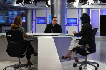  23/04/2025 Bruna Gaston CB/DA Press. CB Poder. Padre Carlos Costa, reitor do Seminário Maior de Brasília, é o entrevistado do CB.Poder de hoje.

Na bancada: Adriana Bernardes e Sibele Negromonte
       -  (crédito:  Bruna Gaston CB/DA Press)
