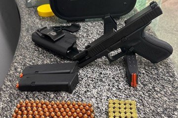 Morador de Águas Claras foi preso em munições e armas  -  (crédito: PMDF)