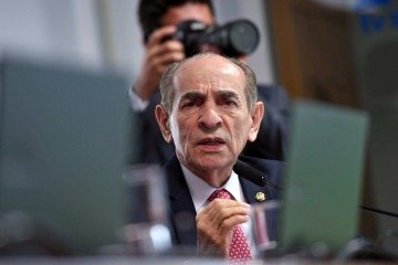 Senador Marcelo Castro (MDB-PI) apresentou parecer favorável à aprovação da PEC -  (crédito: Edilson Rodrigues/Agência Senado)