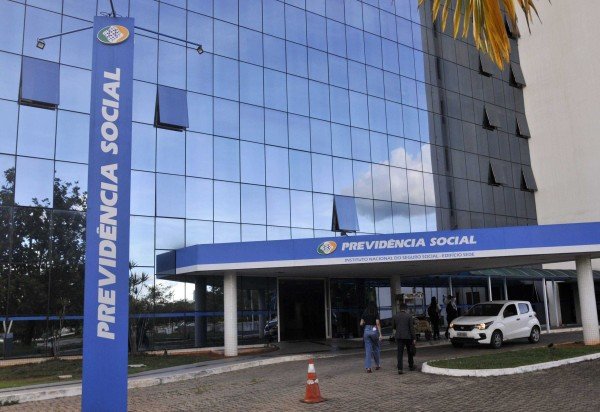 Investigações identificaram irregularidades relacionadas aos descontos de mensalidades associativas aplicados sobre os benefícios previdenciários -  (crédito: Minervino Júnior/CB/D.A.Press)