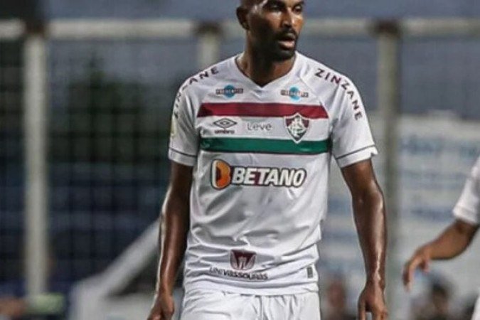 THIAGO SANTOS - PÃ©ssima atuaÃ§Ã£o. Entregou o jogo no segundo tempo. JÃ¡ estava errando as saÃ­das de bola e, em uma delas, saiu o gol do UniÃ³n EspaÃ±ola. Foi salvo pelo gol de Nonato nos acrÃ©scimos. NOTA 1,0 - Foto: Marcelo GonÃ§alves/Fluminense