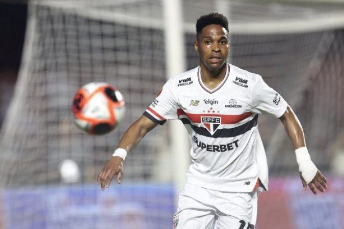 WENDELL - Foi bem no apoio, principalmente no primeiro tempo, quando criou as melhores oportunidades da equipe. Já na etapa final, caiu de produção e cometeu graves erros defensivos, além de estar envolvido no pênalti marcado para o Libertad. NOTA: 5,0 - Foto: Divulgação/São Paulo