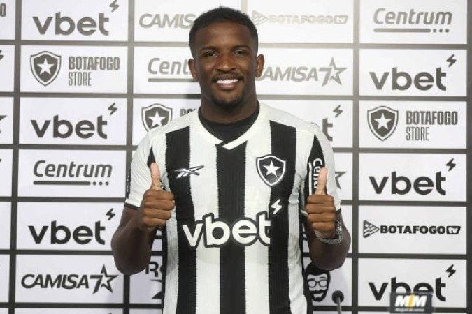 ELIAS MANOEL - Foi opção para dar velocidade, mas pouco foi visto em La Plata. NOTA 5.0 - Foto: Vitor Silva/Botafogo