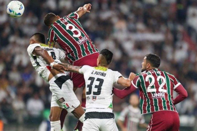 Desfalque do Fluminense, Thiago Silva segue se tratando de lesão na coxa direita - (crédito: Foto: LUCAS MERÇON / FLUMINENSE F.C.) Desfalque do Fluminense, Thiago Silva segue se tratando de lesão na coxa direita - (crédito: Foto: LUCAS MERÇON / FLUMINENSE F.C.)