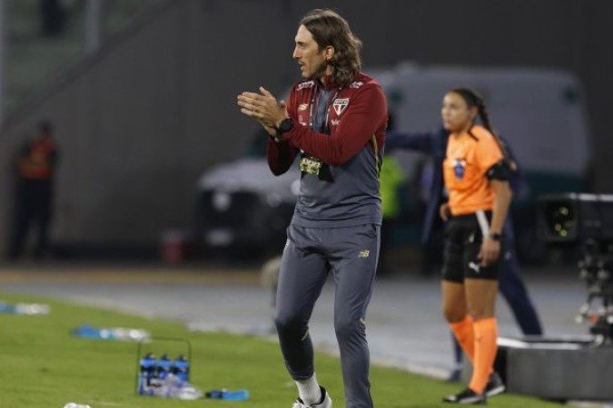 LUÍS ZUBELDÍA - O São Paulo dominou as ações durante quase todo o jogo e conquistou uma vitória importante (e merecida). Foi bem na mudança no intervalo, que foi determinante para a vitória. Depois, conseguiu ajustar a equipe no momento de pressão do Libertad. NOTA: 7,5 - Foto: Divulgação/São Paulo