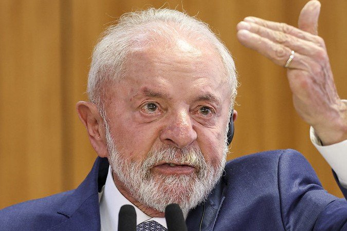 Lula chama ministros ao Alvorada para discutir crise no INSS