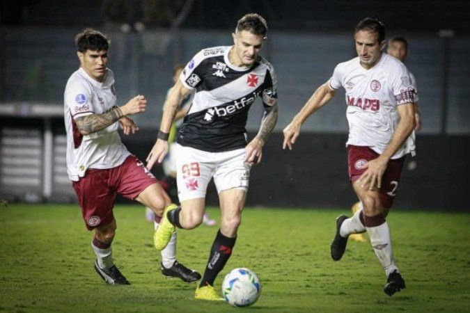 Vasco, do artilheiro Vegetti, ficou apenas no 0 a 0 com o Lanús (ARG), em casa - (crédito: Foto: Matheus Lima/Vasco) Vasco, do artilheiro Vegetti, ficou apenas no 0 a 0 com o Lanús (ARG), em casa - (crédito: Foto: Matheus Lima/Vasco)