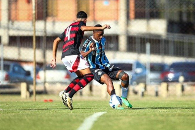 Grêmio vira sobre o Flamengo e sobe na tabela do Brasileirão Sub-20 - (crédito: Foto: ANGELO PIERETTI/GRÊMIO FBPA) Grêmio vira sobre o Flamengo e sobe na tabela do Brasileirão Sub-20 - (crédito: Foto: ANGELO PIERETTI/GRÊMIO FBPA)