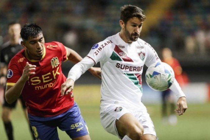 EVERALDO - Não conseguiu concluir as bolas que chegaram e teve uma atuação ruim. Além disso, reclamou mais do que jogou bola. NOTA 3,5 - Foto: MARCELO GONÇALVES / FLUMINENSE F.C.