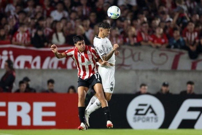 ESTUDIANTES - Não fez uma partida brilhante, mas conseguiu anular os principais jogadores do Botafogo e ainda contou com 