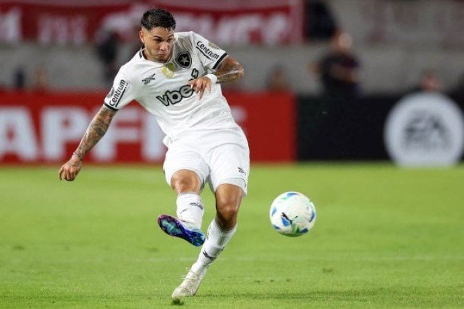 MATEO PONTE - Chegou algumas vezes no ataque, mas pecou no último passe. Demonstrou muita entrega no setor de marcação. NOTA 3.5 - Foto: Vitor Silva/Botafogo