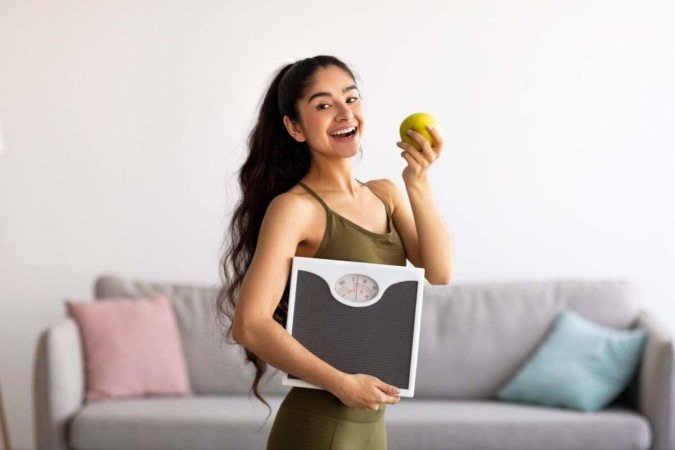 É possível emagrecer de forma saudável (Imagem: Prostock-studio | Shutterstock) -  (crédito: EdiCase)